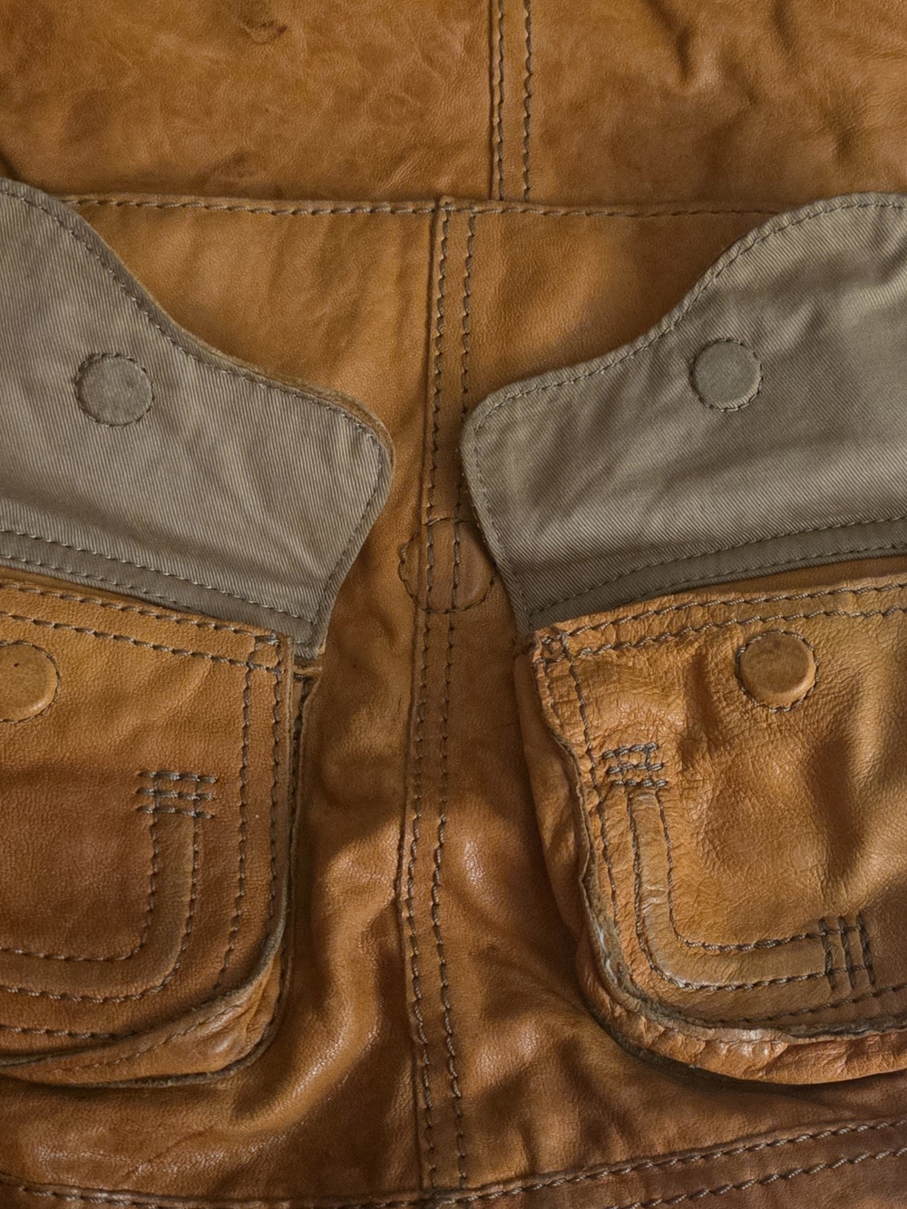 LUCKY Hobo Real Leather Shoulder Bag in Tan - Picture 3 of 15